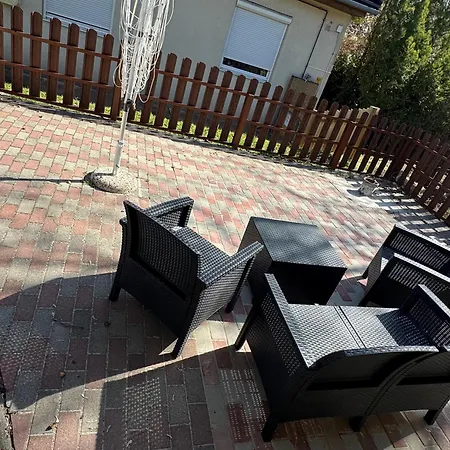 Arsenal Sorhazi Apartment Balatonfuzfo