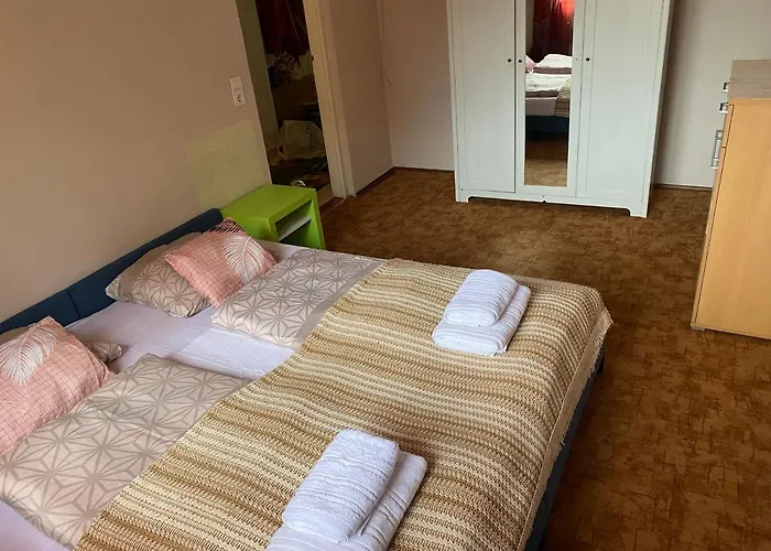 Apartament Arsenal Sorhazi *