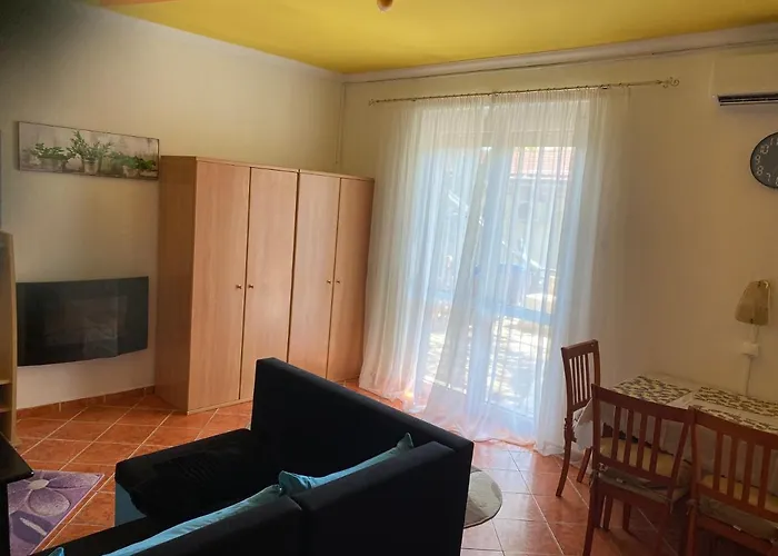 Apartament Arsenal Sorhazi